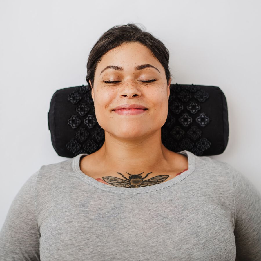 Kanjo Vibrating Acupressure Pillow, , large image number 1